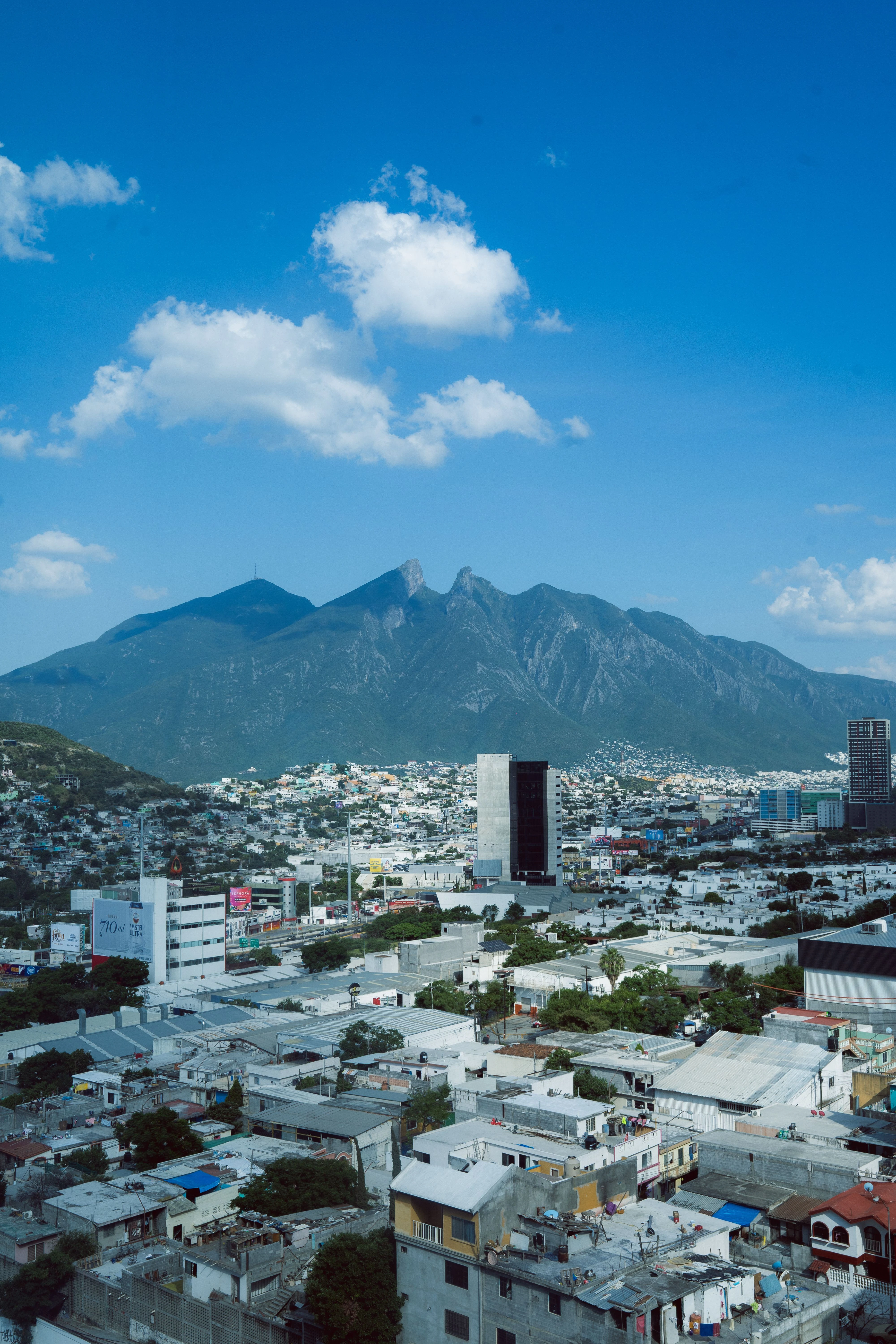 Infraestructura tecnológica y proyectos de seguridad corporativa en Los Cabos y Monterrey por Grupo SAOM