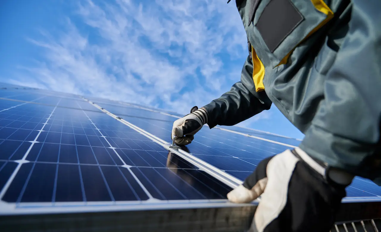 Energía Solar para Sistemas Remotos de Vigilancia 24/7